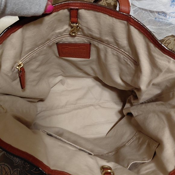 Coach Legacy Leather Turnlock Tote - Picture 5 of 14